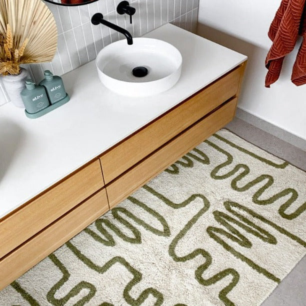 Long bath runner with green
